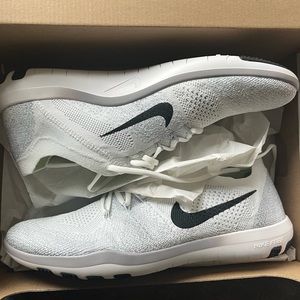Women’s Nike Free Flyknit 2 Shoes Size 12